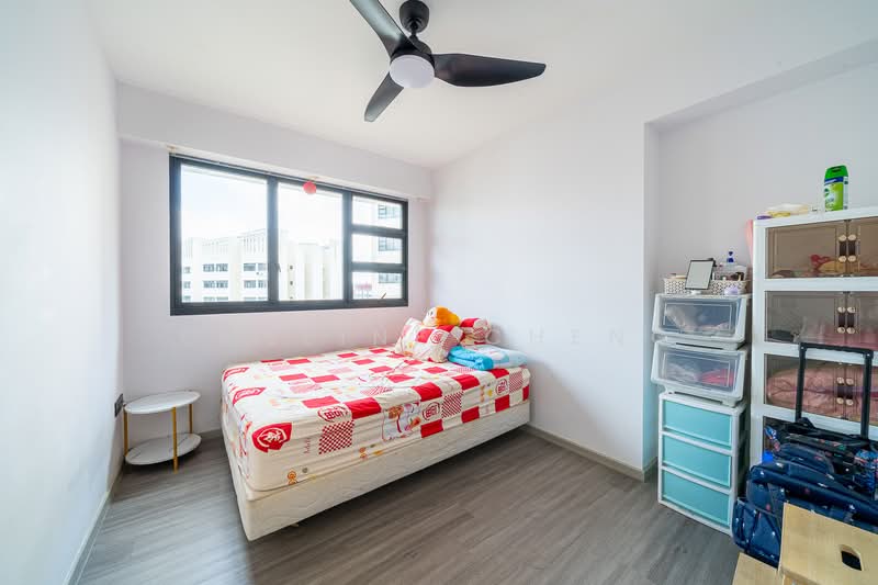 468A Bukit Batok West Avenue 9, 468A Bukit Batok West Avenue 9, 3 Bedrooms, 1,001 sqft, HDB Flat For Sale, by Emeline Cheng, 500128324 - Bedroom - PropertyGuru.com.sg