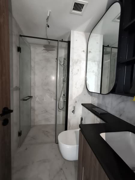 Sceneca Residence, Tanah Merah Kechil Link, 2 Bedrooms, 689 sqft, Condominium For Rent, by Alex Ang, 500128336 - common Bathroom - PropertyGuru.com.sg