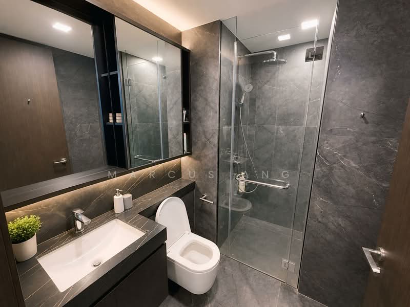 Hyll on Holland, 89 Holland Road, 2 Bedrooms, 570 sqft, Condominium For Sale, by Marcus Ang, 500128342 - Bathroom - PropertyGuru.com.sg