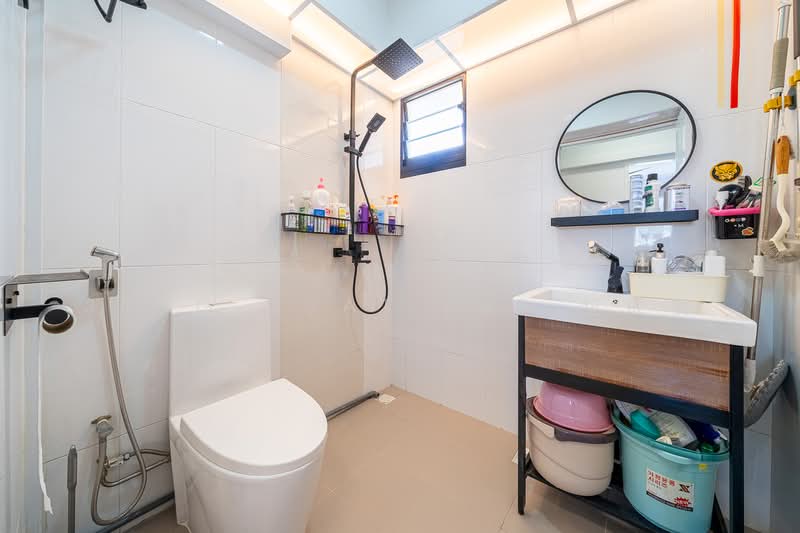 468A Bukit Batok West Avenue 9, 468A Bukit Batok West Avenue 9, 3 Bedrooms, 1,001 sqft, HDB Flat For Sale, by Seng Huat Kee 纪成发, 500128343 - Bathroom - PropertyGuru.com.sg