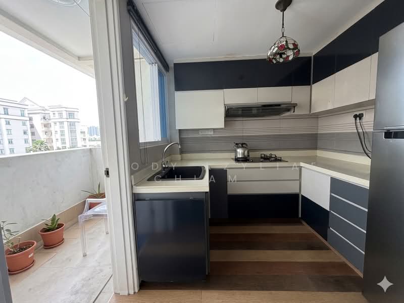 Symphony Heights, 41 Hume Avenue, 2 Bedrooms, 926 sqft, Condominium For Sale, by Melody Azyliae Chiam, 500128346 - Kitchen - PropertyGuru.com.sg