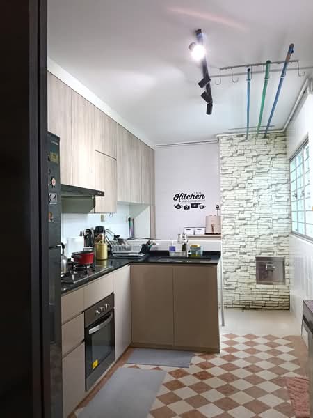 111 Gangsa Road, 111 Gangsa Road, 3 Bedrooms, 1,420 sqft, HDB Flat For Sale, by Em Akiak, 500128348 - Kitchen - PropertyGuru.com.sg