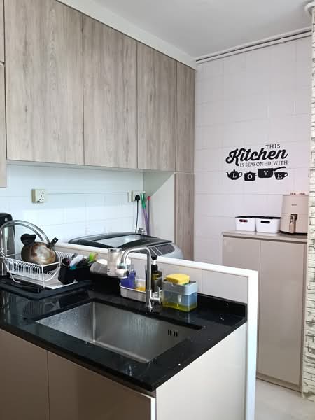 111 Gangsa Road, 111 Gangsa Road, 3 Bedrooms, 1,420 sqft, HDB Flat For Sale, by Em Akiak, 500128348 - Kitchen - PropertyGuru.com.sg