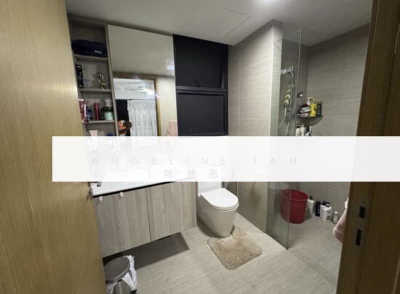 Westwood Residences EC, 190 Westwood Avenue, 4 Bedrooms, 1,238 sqft, Condominium For Rent, by Angeline Tan (陈慧恩）, 500128361 - Bathroom - PropertyGuru.com.sg