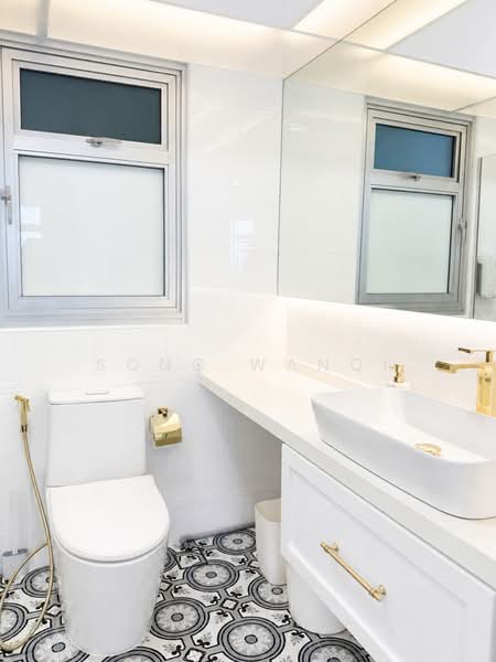 422B Northshore Dr, 422B Northshore Dr, 3 Bedrooms, 1,216 sqft, HDB Flat For Sale, by Song Wanqi, 500128375 - Bathroom - PropertyGuru.com.sg
