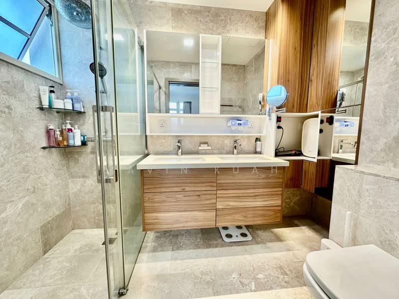 Parc Palais, 53 Hume Avenue, 3 Bedrooms, 1,356 sqft, Condominium For Sale, by Kavin Kuah, 500128383 - Bathroom - PropertyGuru.com.sg