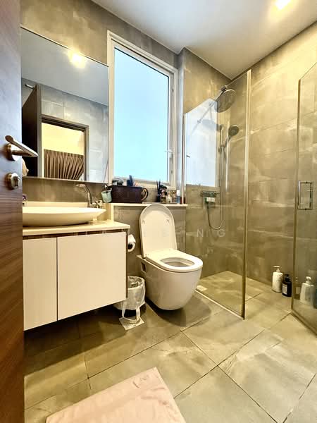 The Nautical, 97 Jalan Sendudok, 3 Bedrooms, 1,119 sqft, Condominium For Sale, by James Ng, 500128395 - Master Bathroom - Generous Sized - PropertyGuru.com.sg