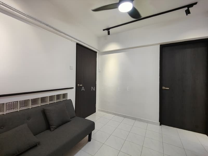 Pine Grove, 1P Pine Grove, Room Rental, 250 sqft, Condominium For Rent, by Jane Ee, 500128402 - Living Room - PropertyGuru.com.sg