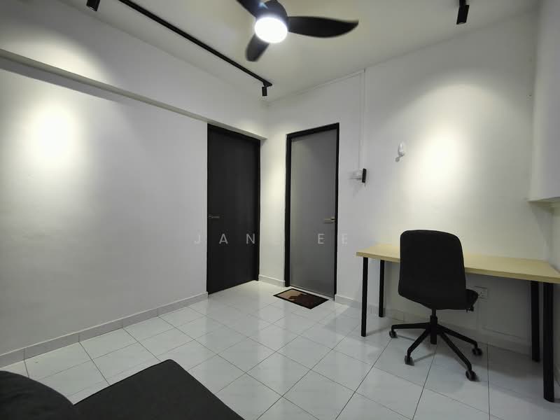 Pine Grove, 1P Pine Grove, Room Rental, 250 sqft, Condominium For Rent, by Jane Ee, 500128402 - Study - PropertyGuru.com.sg