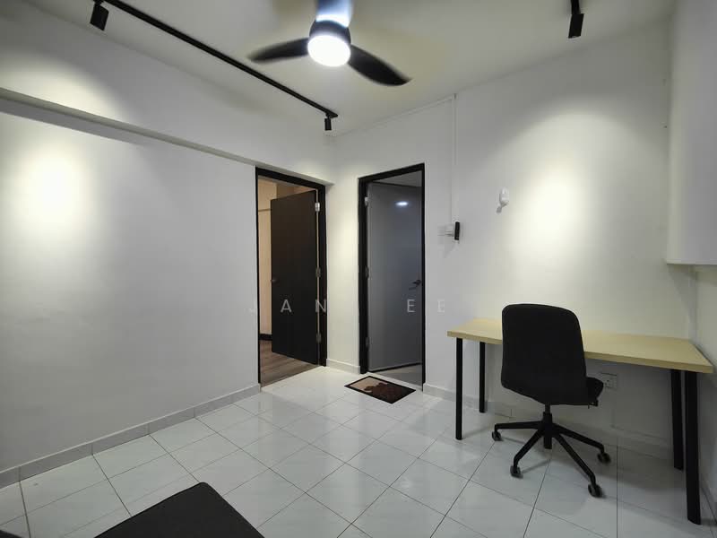 Pine Grove, 1P Pine Grove, Room Rental, 250 sqft, Condominium For Rent, by Jane Ee, 500128402 - Study - PropertyGuru.com.sg