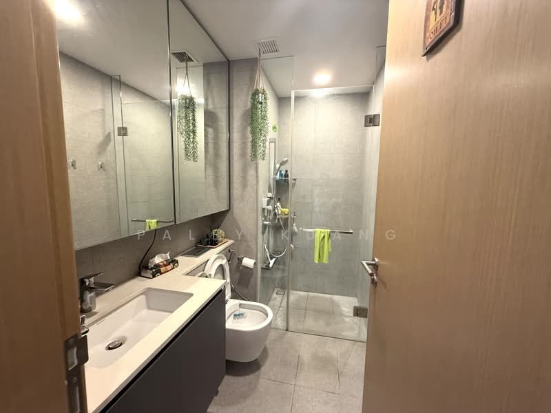 The Essence, 1 Chong Kuo Road, 2 Bedrooms, 700 sqft, Condominium For Rent, by Paley Kuang, 500128428 - Bathroom - PropertyGuru.com.sg