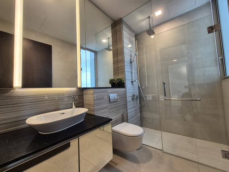 Kallang Riverside, 51 Kampong Bugis, 2 Bedrooms, 1,001 sqft, Condominium For Sale, by Alex Tang 陳拁燐, 500128433 - Bathroom - PropertyGuru.com.sg