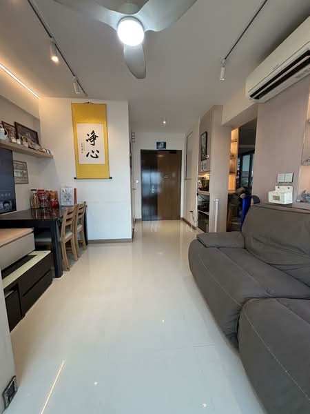 421A Northshore Drive, 421A Northshore Drive, 2 Bedrooms, 732 sqft, HDB Flat For Sale, by Yenn Ni, 500128440 - Living Room - PropertyGuru.com.sg