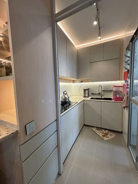 421A Northshore Drive, 421A Northshore Drive, 2 Bedrooms, 732 sqft, HDB Flat For Sale, by Yenn Ni, 500128440 - Kitchen - PropertyGuru.com.sg