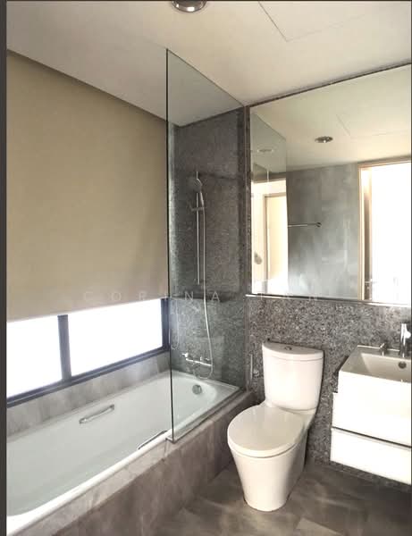 Rivergate, 93 Robertson Quay, 2 Bedrooms, 1,044 sqft, Condominium For Sale, by Corina Tan, 500128459 - Bathroom - PropertyGuru.com.sg