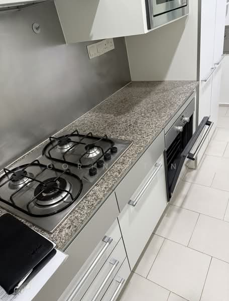 Rivergate, 93 Robertson Quay, 2 Bedrooms, 1,044 sqft, Condominium For Sale, by Corina Tan, 500128459 - Kitchen - PropertyGuru.com.sg