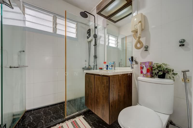 419 Pasir Ris Drive 6, 419 Pasir Ris Drive 6, 3 Bedrooms, 1,119 sqft, HDB Flat For Sale, by Tony Chua, 500128466 - Bathroom - PropertyGuru.com.sg
