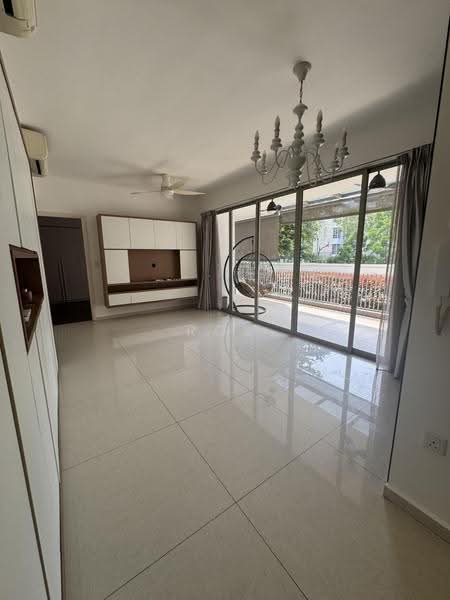 Sea Esta, 20 Pasir Ris Link, Pasir Ris / Tampines, 3 Bedrooms, 1,399 sqft, Condominium For Sale, by Ros Salleh, 500128475 - Living Room - PropertyGuru.com.sg