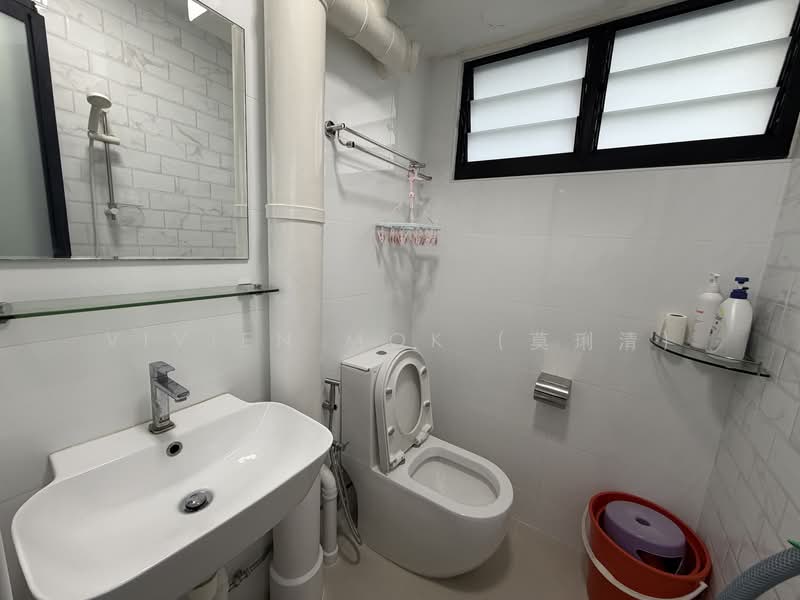 534 Ang Mo Kio Avenue 10, 534 Ang Mo Kio Avenue 10, 2 Bedrooms, 732 sqft, HDB Flat For Sale, by Vivien Mok (莫琍清), 500128476 - Common Bathroom - PropertyGuru.com.sg