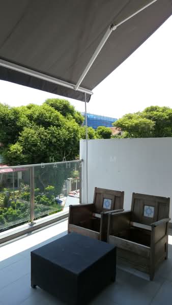 PEAKVILLE ESTATE, , 6 Bedrooms, 3,275 sqft, Corner Terrace For Sale, by Hashim Bahashwan, 500128477 - Balcony - PropertyGuru.com.sg