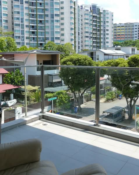 PEAKVILLE ESTATE, , 6 Bedrooms, 3,275 sqft, Corner Terrace For Sale, by Hashim Bahashwan, 500128477 - Balcony - PropertyGuru.com.sg