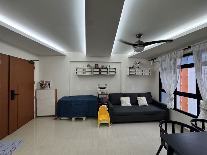 547D Segar Road, 547D Segar Road, 2 Bedrooms, 721 sqft, HDB Flat For Sale, by Roger Er, 500128479 - Living Room - PropertyGuru.com.sg