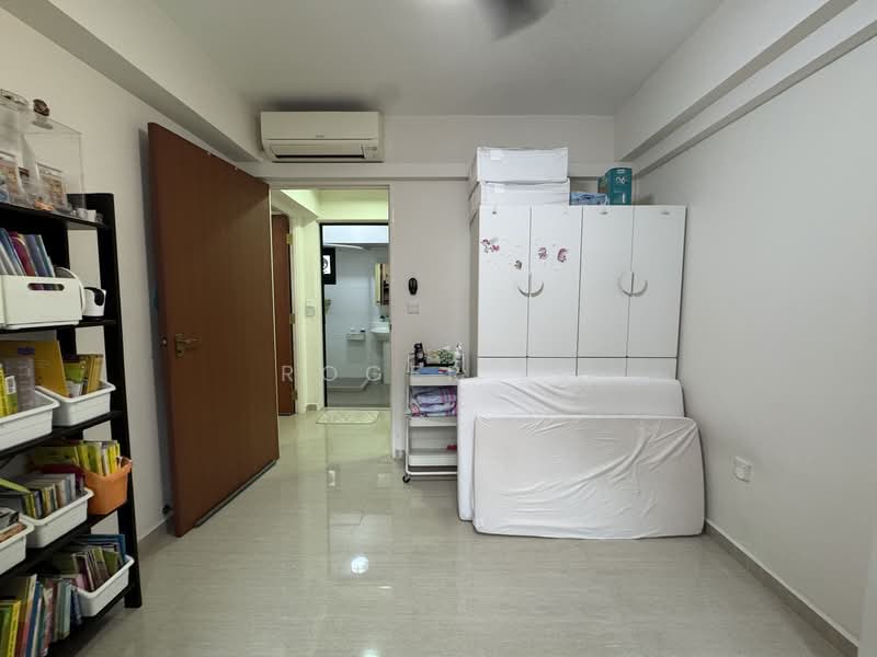 547D Segar Road, 547D Segar Road, 2 Bedrooms, 721 sqft, HDB Flat For Sale, by Roger Er, 500128479 - Interior - PropertyGuru.com.sg
