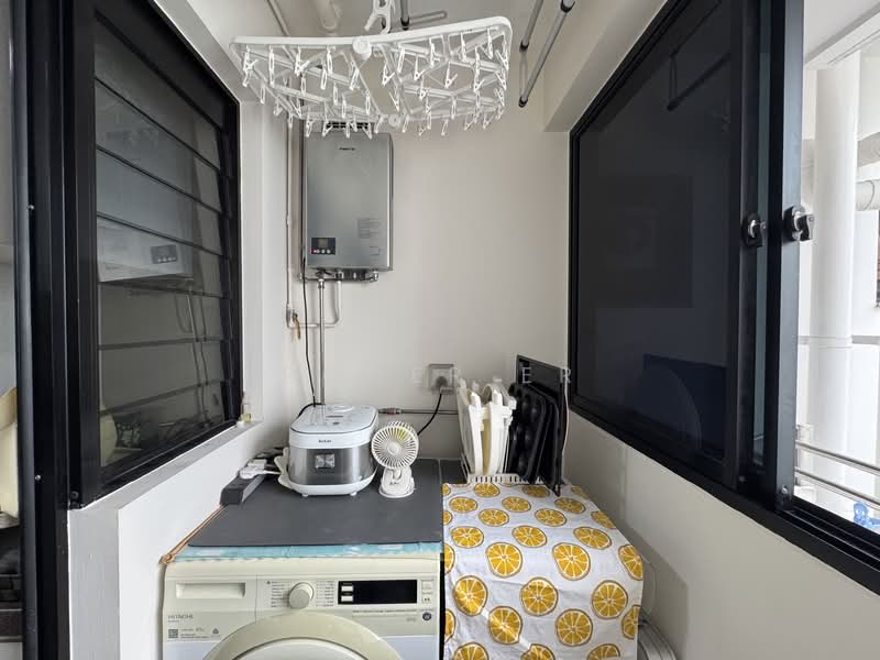 547D Segar Road, 547D Segar Road, 2 Bedrooms, 721 sqft, HDB Flat For Sale, by Roger Er, 500128479 - Balcony - PropertyGuru.com.sg