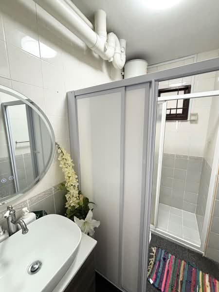 339A Sembawang Close, 339A Sembawang Close, 4 Bedrooms, 1,195 sqft, HDB Flat For Sale, by Kelly Sng, 500128485 - Bathroom - PropertyGuru.com.sg