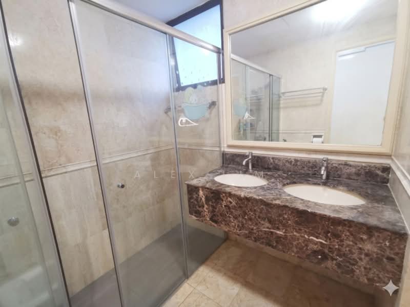 Parc Oasis, 35 Jurong East Avenue 1, 3 Bedrooms, 1,227 sqft, Condominium For Rent, by Alex Lim, 500128496 - Bathroom - PropertyGuru.com.sg