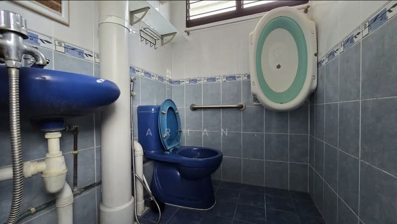 24 Marsiling Drive, 24 Marsiling Drive, 2 Bedrooms, 882 sqft, HDB Flat For Rent, by Farhan ., 500128502 - Bathroom - PropertyGuru.com.sg