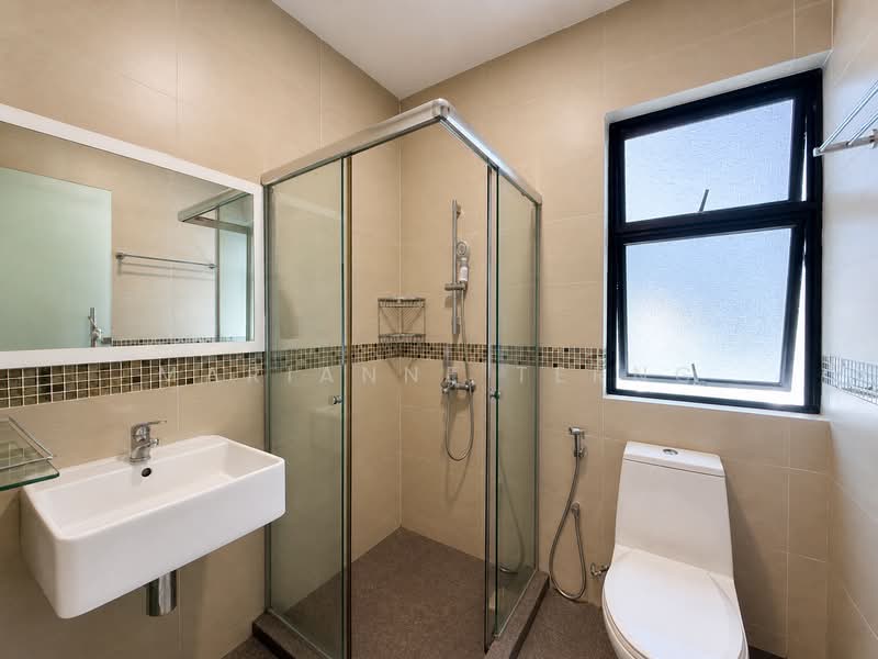Serangoon Garden Estate, Chuan Walk, 5 Bedrooms, 3,500 sqft, Terraced House For Rent, by Marianne Terng, 500128508 - Bathroom - PropertyGuru.com.sg