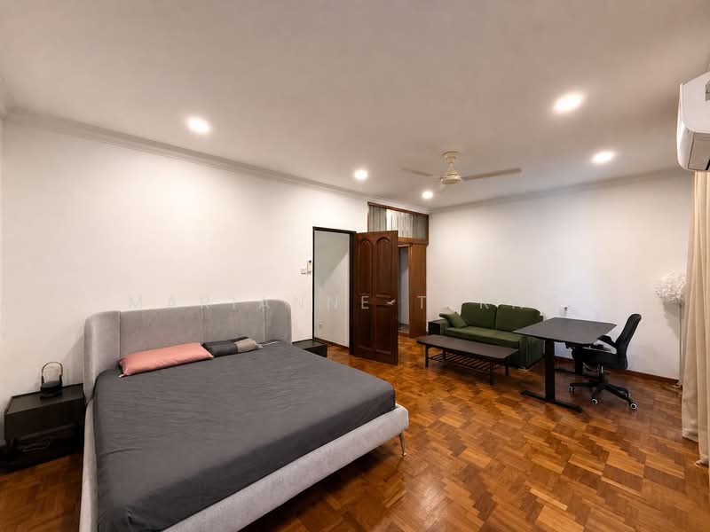 Serangoon Garden Estate, Chuan Walk, 5 Bedrooms, 3,500 sqft, Terraced House For Rent, by Marianne Terng, 500128508 - Bedroom - PropertyGuru.com.sg