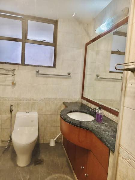 Chuan Villas, Chuan Close, Hougang / Punggol / Sengkang, Room Rental, 300 sqft, Terraced House For Rent, by Josephine Lim J R 林婕容 (区域分行董事 ), 500128528 - Bathroom - PropertyGuru.com.sg