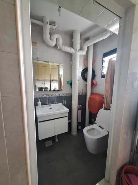 268B Boon Lay Drive, 268B Boon Lay Drive, 3 Bedrooms, 1,184 sqft, HDB Flat For Sale, by Jana ., 500128549 - Bathroom - PropertyGuru.com.sg