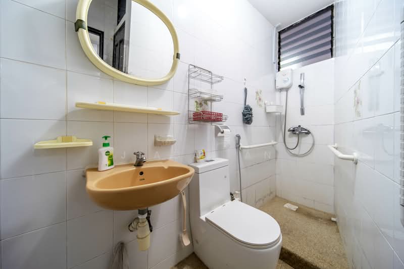 Kovan Freehold Terrace Near MRT!, , 5 Bedrooms, 3,400 sqft, Terraced House For Sale, by Jiada Tan, 500128557 - Bathroom - PropertyGuru.com.sg
