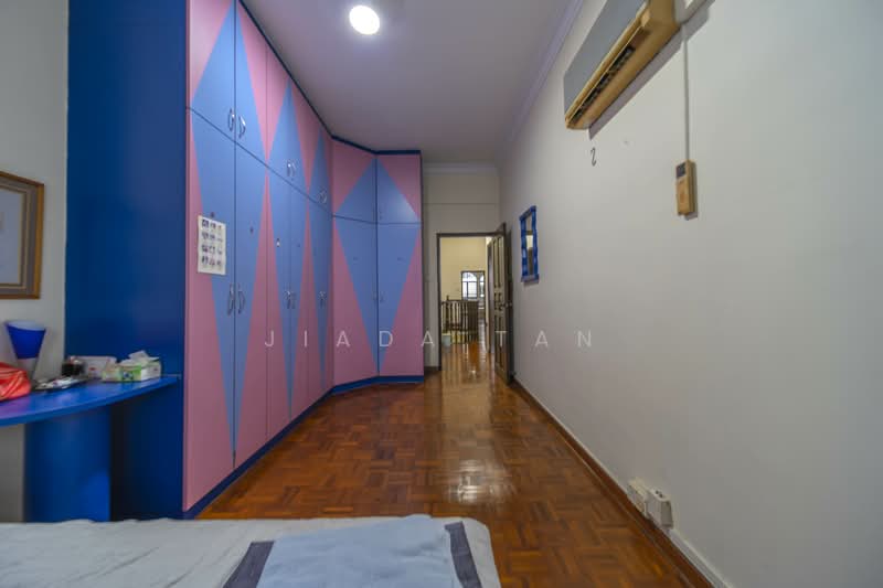 Kovan Freehold Terrace Near MRT!, , 5 Bedrooms, 3,400 sqft, Terraced House For Sale, by Jiada Tan, 500128557 - Corridor - PropertyGuru.com.sg