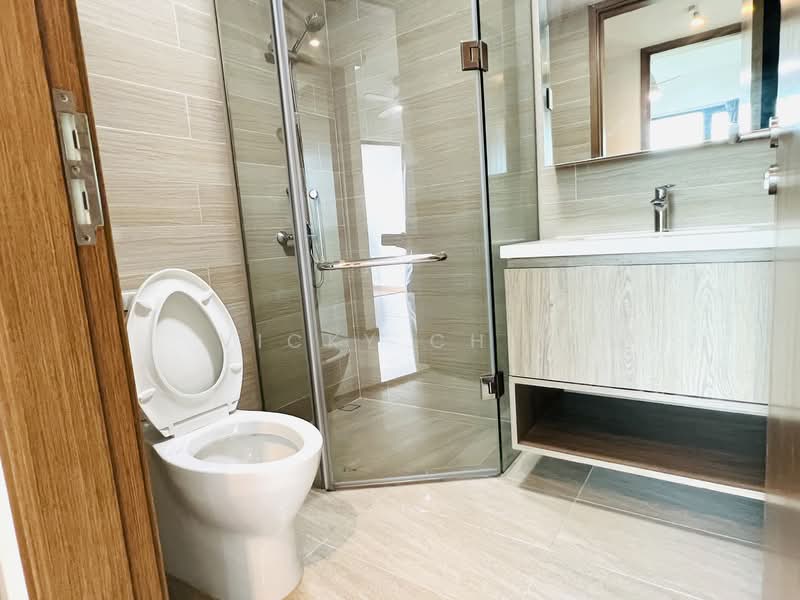 Kingsford Waterbay, 68 Upper Serangoon View, 2 Bedrooms, 678 sqft, Condominium For Sale, by Vicky Chen, 500128564 - Bathroom - PropertyGuru.com.sg
