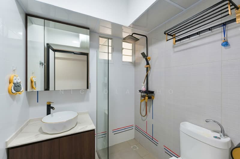 618A Tampines Street 61, 618A Tampines Street 61, 3 Bedrooms, 1,216 sqft, HDB Flat For Sale, by Nicholas Ho, 500128580 - Bathroom - PropertyGuru.com.sg