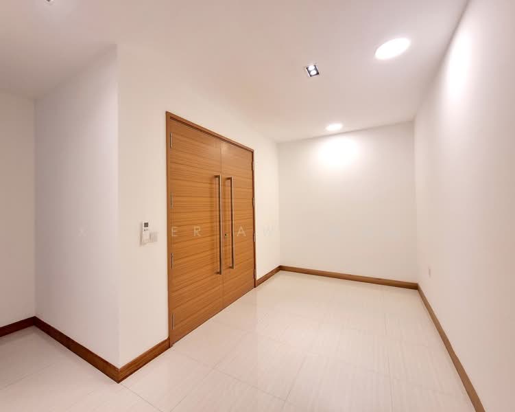 Woodhaven, 71 Woodgrove Avenue, 4 Bedrooms, 3,358 sqft, Condominium For Sale, by Xavier Aw (欧伟廷), 500128583 - Basement Entrance - PropertyGuru.com.sg