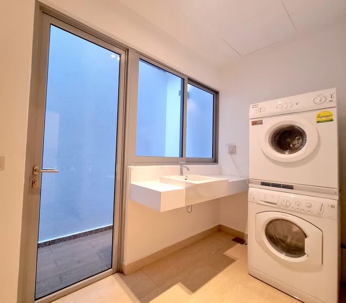 Woodhaven, 71 Woodgrove Avenue, 4 Bedrooms, 3,358 sqft, Condominium For Sale, by Xavier Aw (欧伟廷), 500128583 - Laundry Area - PropertyGuru.com.sg