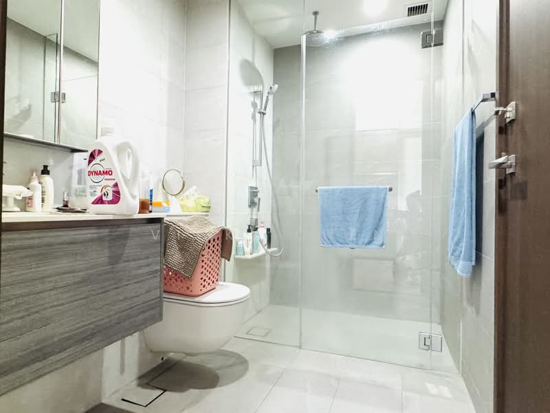 Royalgreen, 2 Anamalai Avenue, 2 Bedrooms, 635 sqft, Condominium For Sale, by Vicky Chen, 500128598 - Bathroom - PropertyGuru.com.sg