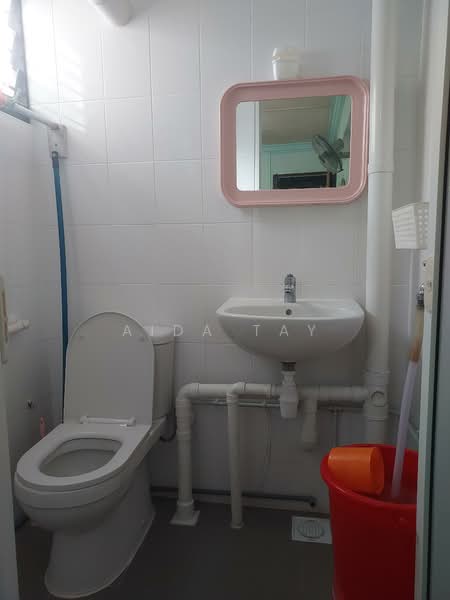 343 Clementi Avenue 5, 343 Clementi Avenue 5, Room Rental, 160 sqft, HDB Flat For Rent, by Aida Tay, 500128607 - Bathroom - PropertyGuru.com.sg