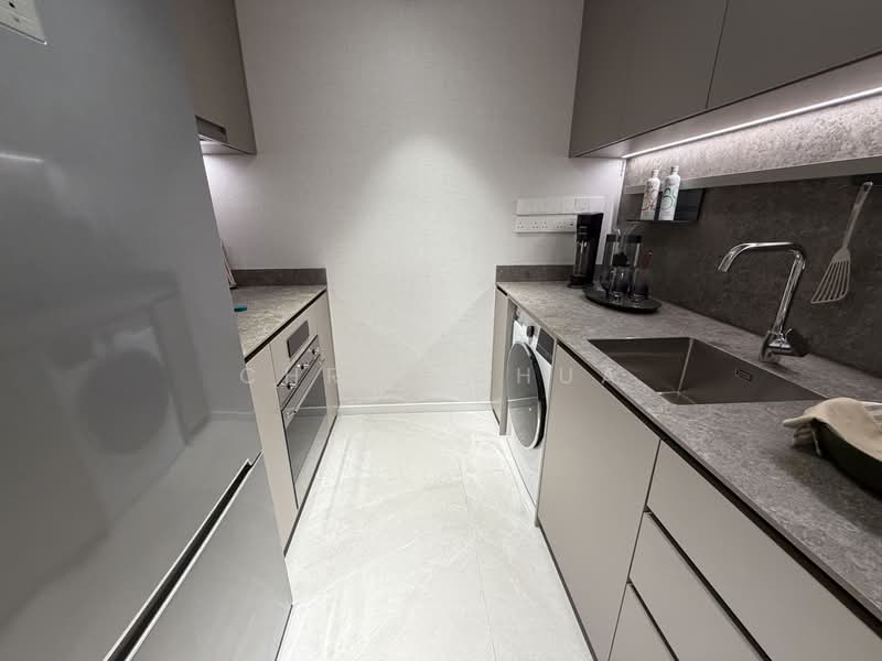 Nava Grove, 38 Pine Grove, 2 Bedrooms, 786 sqft, Condominium For Sale, by Chris Chua, 500128615 - Kitchen - PropertyGuru.com.sg