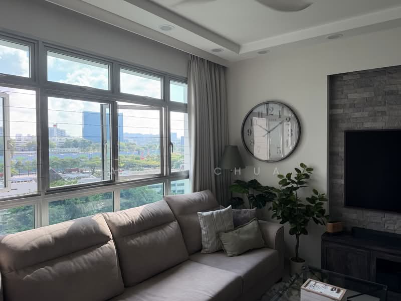 20 Teban Gardens Road, 20 Teban Gardens Road, 4 Bedrooms, 990 sqft, HDB Flat For Sale, by Annie Chua, 500128618 - Living Room - PropertyGuru.com.sg
