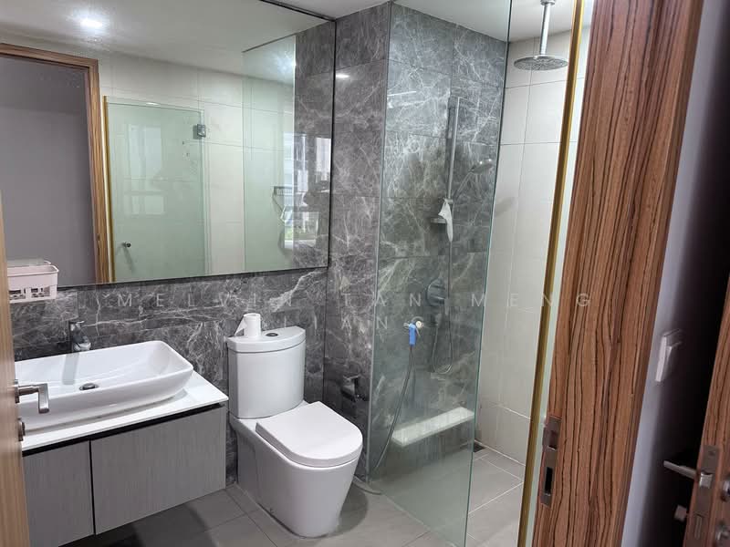 FLO Residence, Punggol Field Walk, 4 Bedrooms, 1,227 sqft, Condominium For Rent, by Melvin Tan Meng Liang, 500128632 - Bathroom - PropertyGuru.com.sg