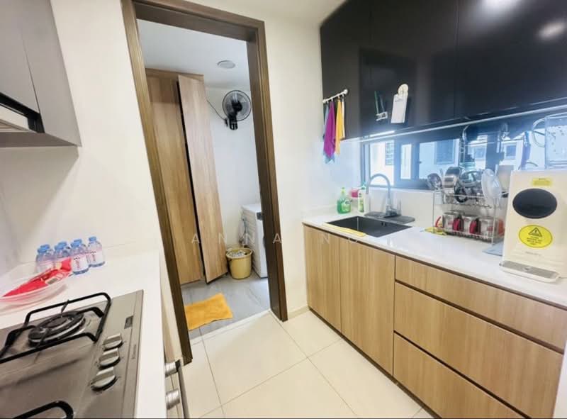 Riverbank at Fernvale, Sengkang West Way/Fernvale, 3 Bedrooms, 1,044 sqft, Condominium For Sale, by Anna Ng, 500128640 - Kitchen - PropertyGuru.com.sg