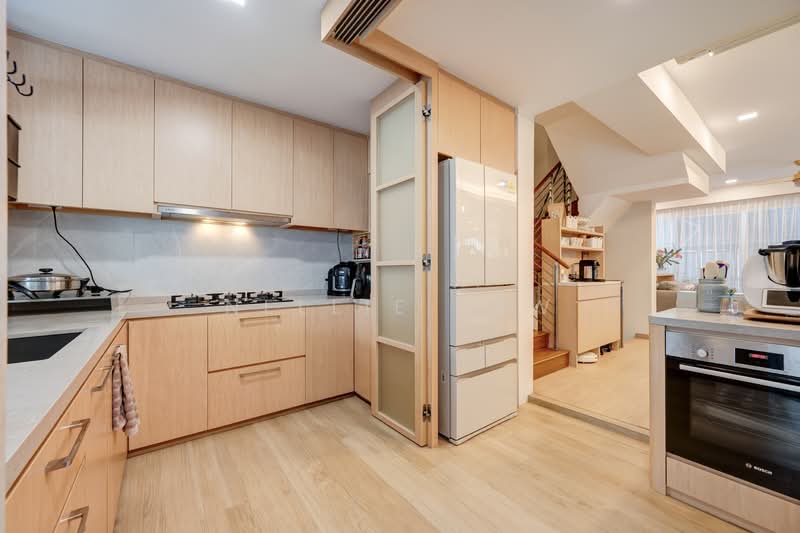 Palm Grove Regency, Palm Grove Avenue, 5 Bedrooms, 2,939 sqft, Terraced House For Sale, by Nellie Law, 500128645 - Kitchen - PropertyGuru.com.sg