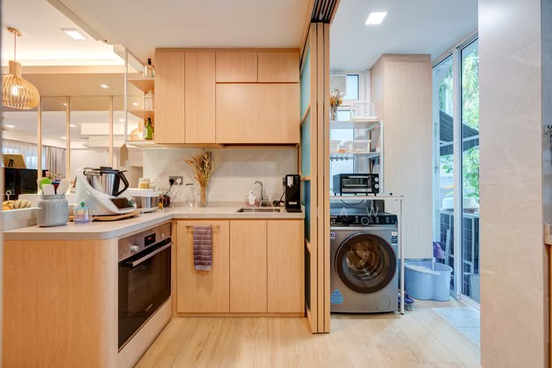 Palm Grove Regency, Palm Grove Avenue, 5 Bedrooms, 2,939 sqft, Terraced House For Sale, by Nellie Law, 500128645 - Kitchen - PropertyGuru.com.sg