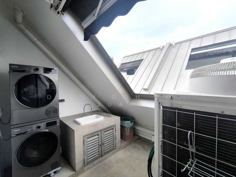 The Woods, Westwood Avenue, 5 Bedrooms, 4,564 sqft, Corner Terrace For Sale, by Danny Goh Tok Juai, 500128659 - Balcony - PropertyGuru.com.sg